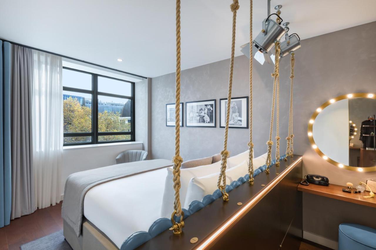 Chambre Lit Queen-Size Premium - Vue sur Ville